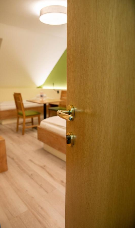 Pension Christine Grossweikersdorf エクステリア 写真