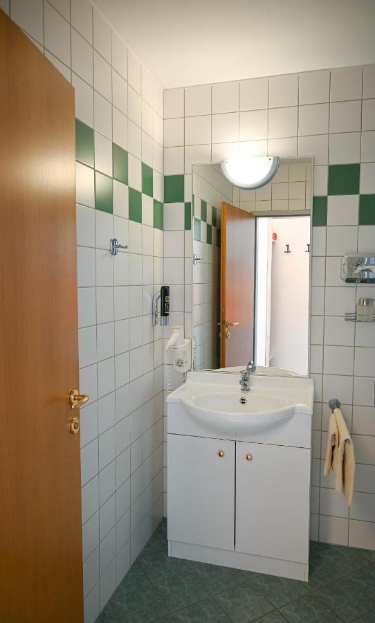 Pension Christine Grossweikersdorf エクステリア 写真